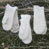 Gefilzte Handschuhe aus regionaler Wolle