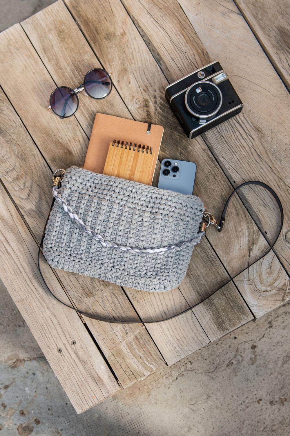 DMC Eco Vita Anleitungsheft Tape Yarn - Taschen häkeln Modellbeispiel