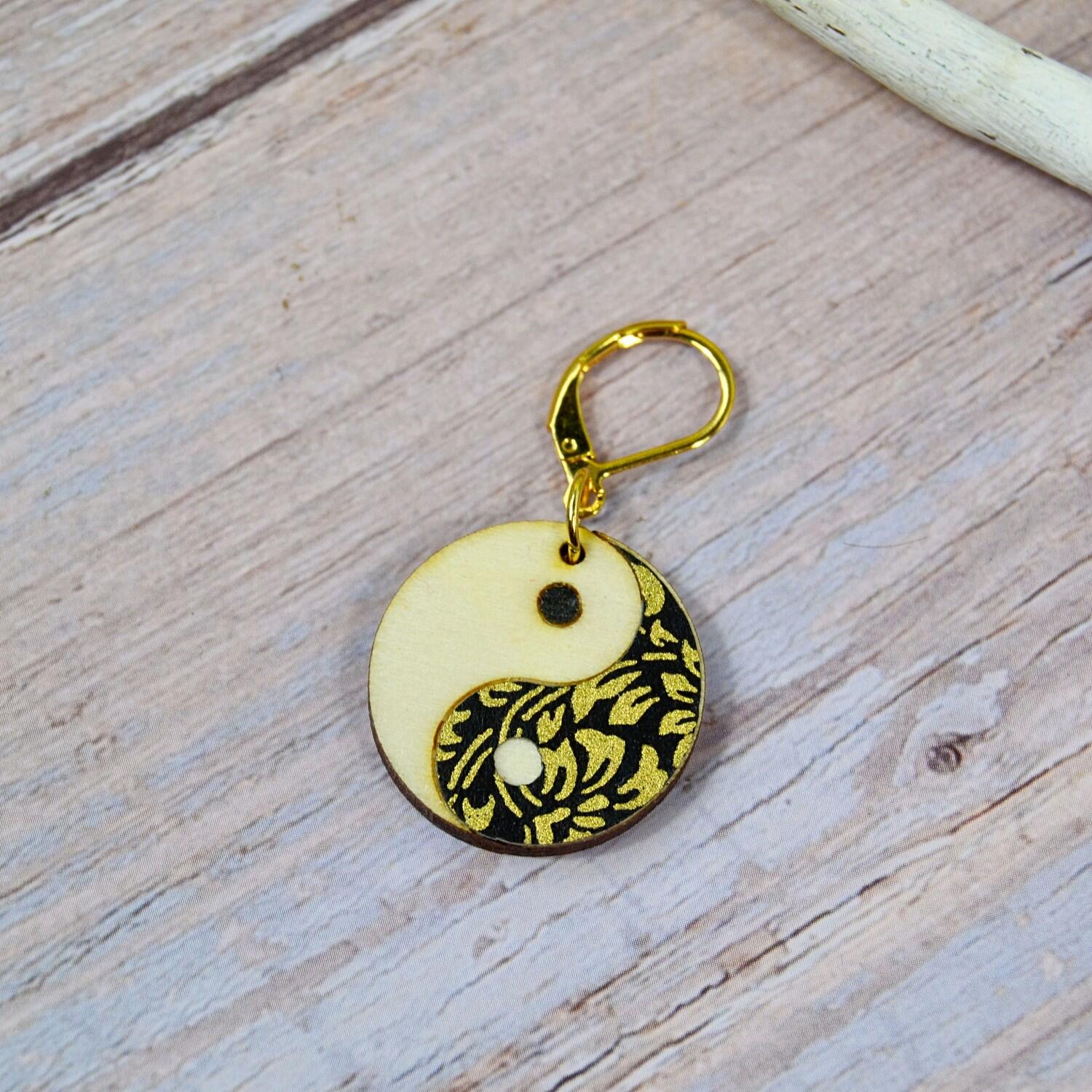 Handgefertigter Maschenmarkierer aus Holz - YinYang