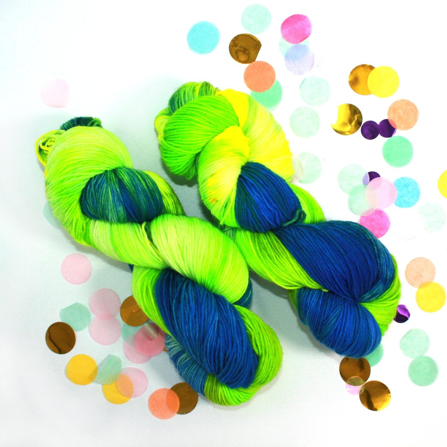 FuF   "Knallbonbons  " handgefärbte Sockenwolle 100g Farbe: Knallbonbon blau