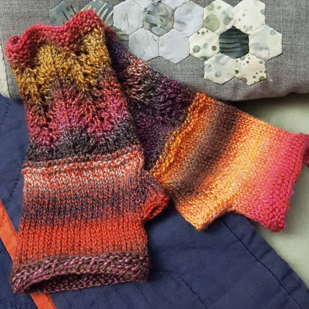 Strickanleitung Handwärmer mit Farnmuster Musterbeispiel gestrickt aus Edition 3.0