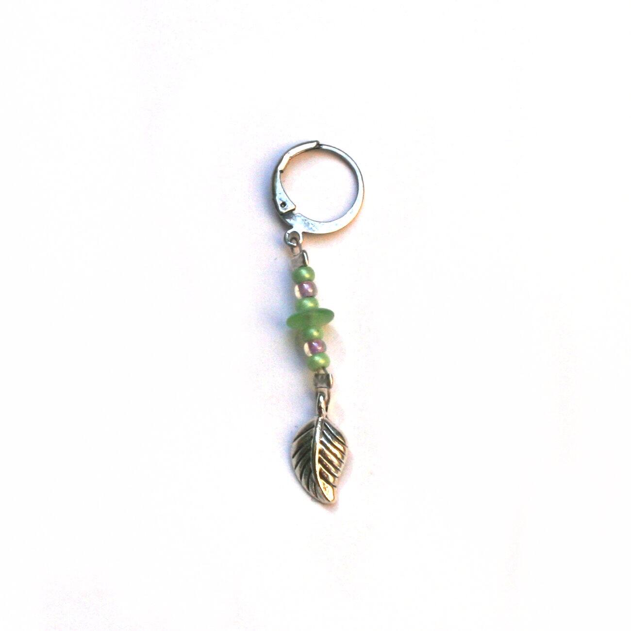 Handgefertigter Maschenmarkierer  "Leafy " mit Perlen und einem silbernen Blatt zum einhängen