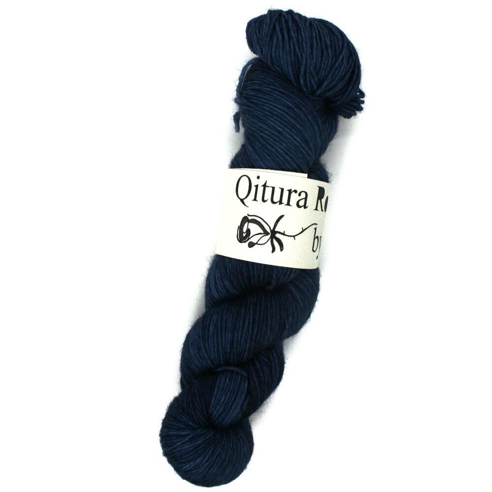 Qitura Rose Fine Merino Socks handgefärbt - Götter SEMISOLID Farbe: Marine passend zu Luna