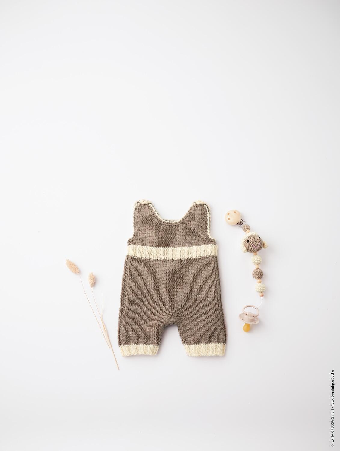 Filati Infanti 17 - Zauberhafte Babymode Modellbeispiel Spieler und Schnullerkette