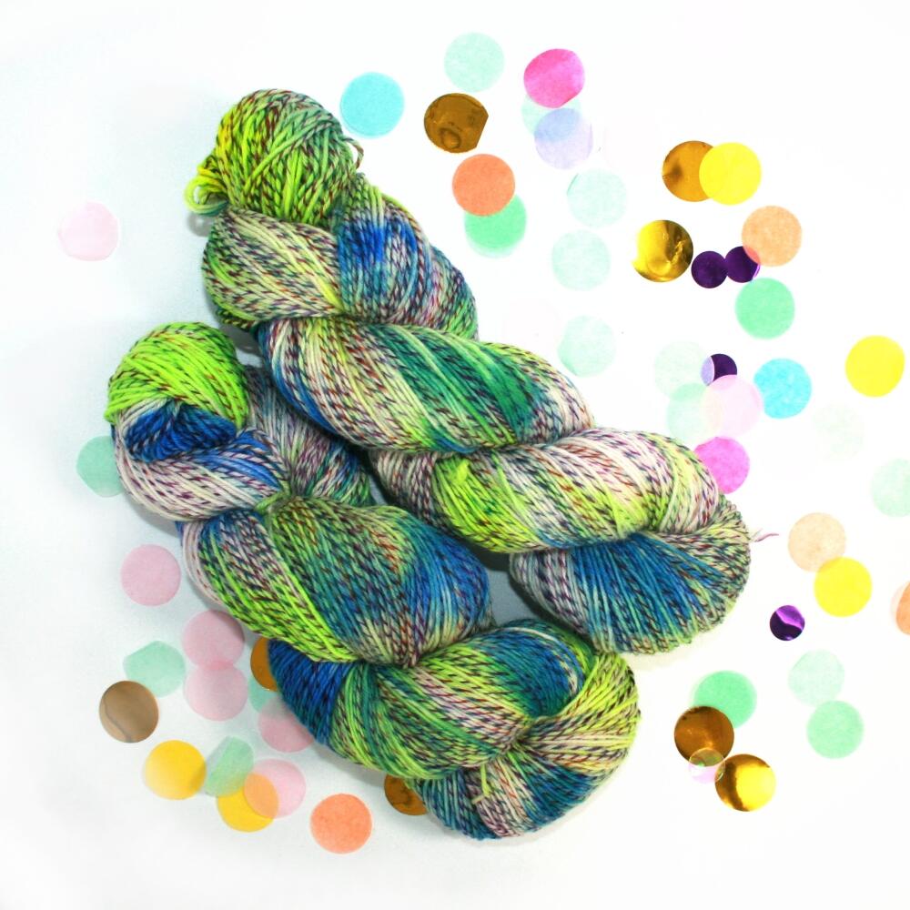 FuF "Knallbonbons " handgefärbte Sockenwolle 100g Farbe: Lichtershow