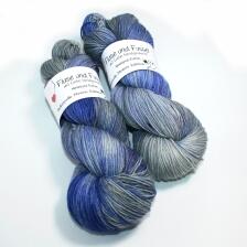 FuF Handdyed-Edition - Sockenwolle 100g Dark Mysteries Farbe: Silber und Lavendel
