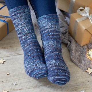 West Yorkshire Spinners Signature 4ply Sparkle Silent Night Musterbeispiel