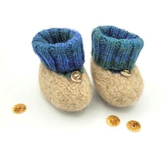 Warme, gefilzte Babyschuhe für Neugeborene Alpin Blau