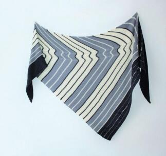 Rosy Green Wool Anleitung - Tuch Streetscape von Jana Huck
