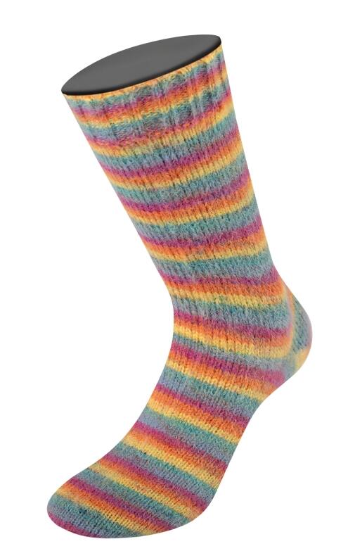 Lana Grossa Cosy Socks Multi Stripes 100g Farbe 151 Modellbeispiel