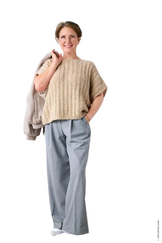 Lana Grossa Beloved Knits - Anleitung Elisa Slipover, Scarf & Hat Tanja Steinbach Modellbeispiel