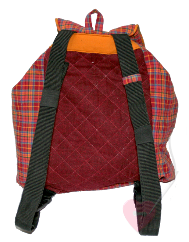 Handgenähter Patchwork-Rucksack in warmen Farben - Rückansicht