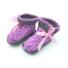 Lila Babyschuhe mit Zopf aus reiner Merinowolle