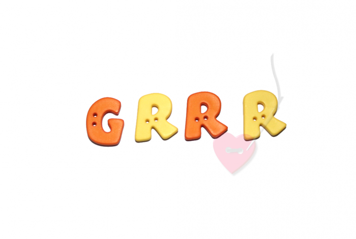 Buchstabenhits für Kids 18mm - 2-Loch Knopf  "R  " Beispielbild  "Grrr  "