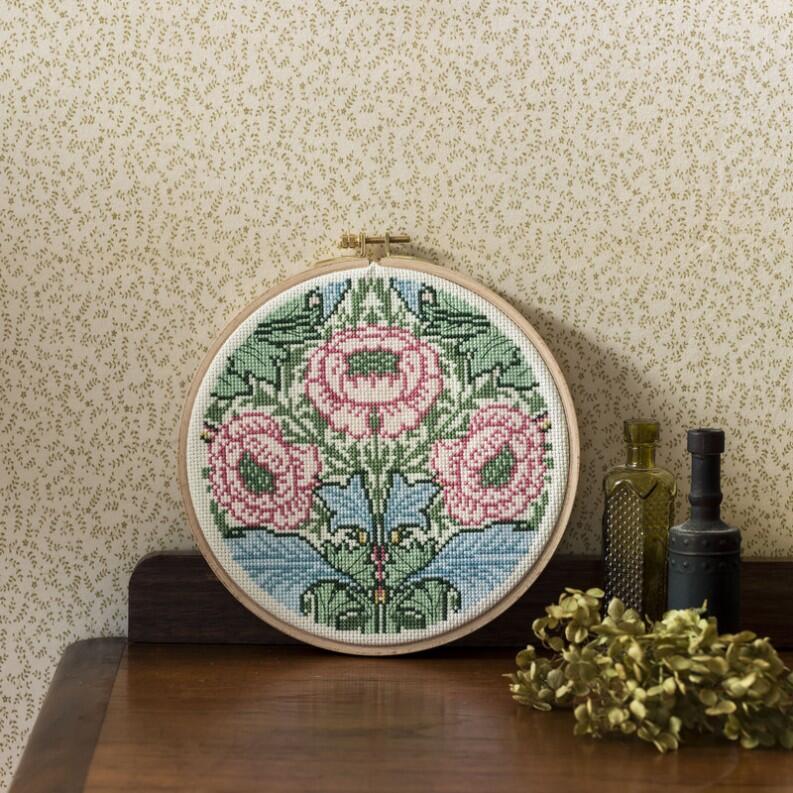 DMC V&A Museum J.H.Dearle Stickset Myrtle Stickbeispiel