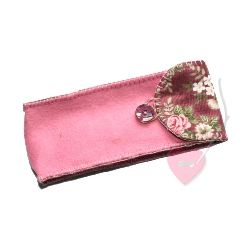 Schönes Etui aus rosafarbenem Wollfilz mit Blümchenfutter - für Brille, Stifte oder Stricknadeln -