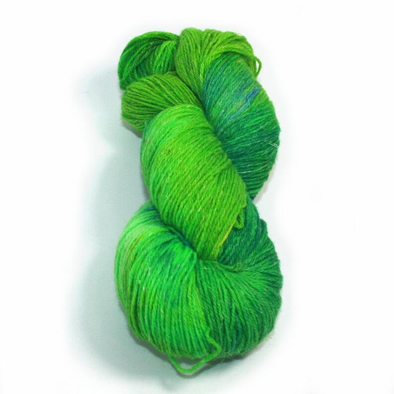 Lieblingsschaf - MerinoAlpaka handgefärbt 100g Farbe: Sommergrün