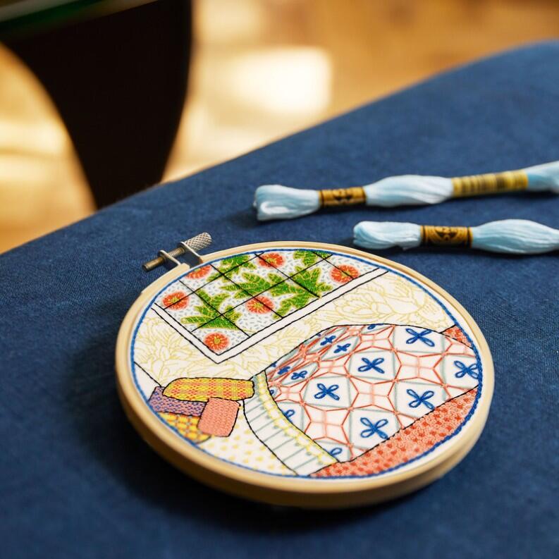 DMC Stickset  Gemütliches Zimmer  von Karin Fast MOdellbeispiel