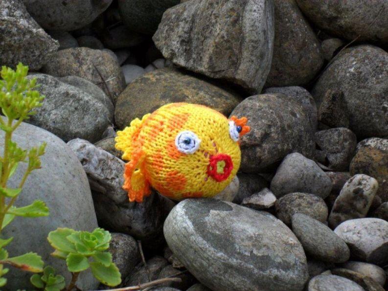 Strickanleitung  Lavendelfische  für witzige Duftkissen Musterbeispiel